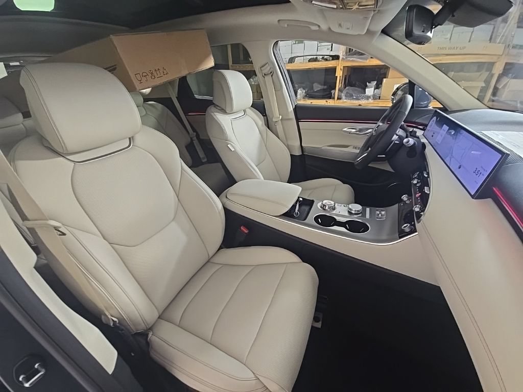 New 2027 Genesis GV70 2.5T Select AWD/4WD image 33