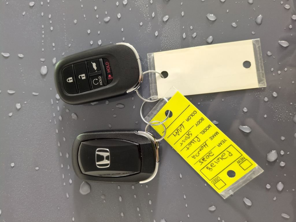 Used 2025 Honda Pilot Sport image 31