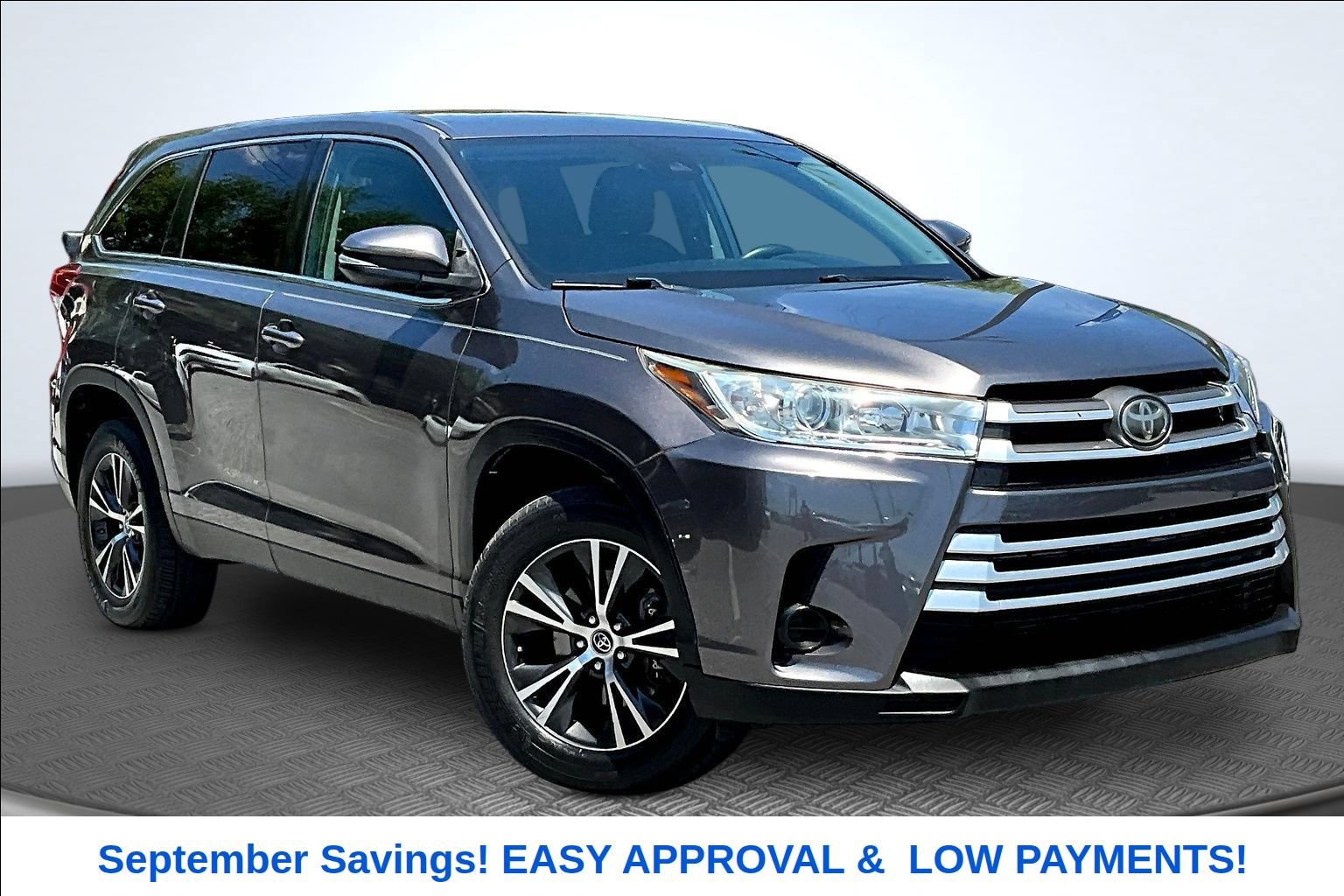 Used 2019 Toyota Highlander LE FWD image 3