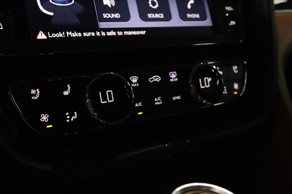 Used 2020 Bentley Bentayga Design Series image 16
