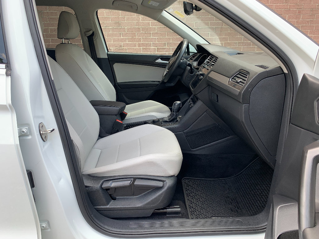 Used 2021 Volkswagen Tiguan SE AWD/4WD image 17