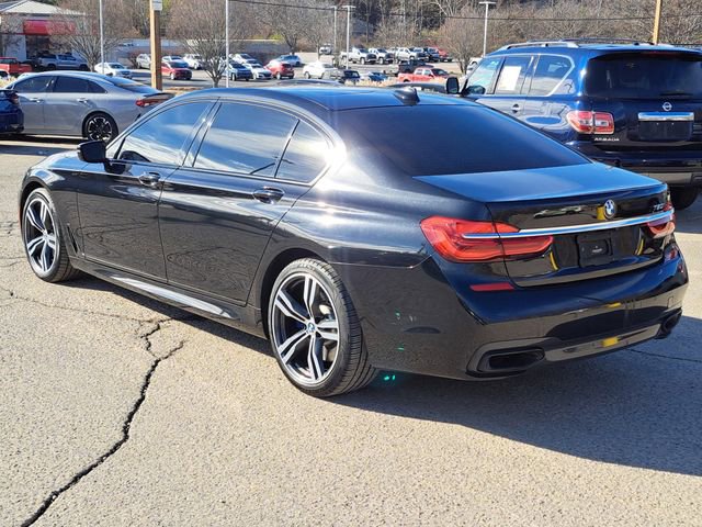 Used 2019 BMW 750i image 3