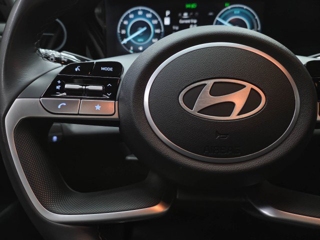 Used 2024 Hyundai Elantra Limited FWD image 19