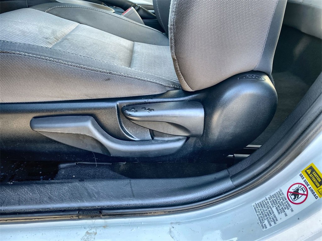 Used 2014 Toyota Corolla LE image 14