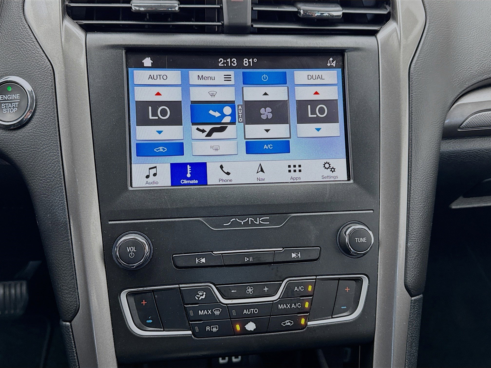 Used 2019 Ford Fusion SE image 12