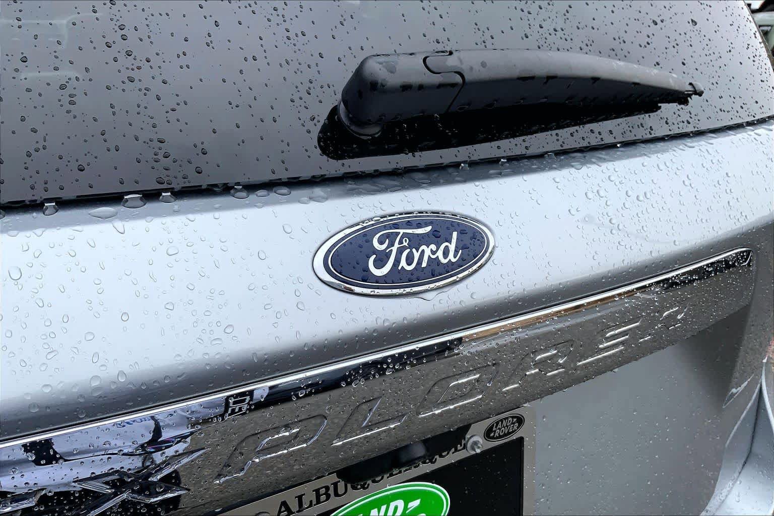 Used 2023 Ford Explorer XLT image 9