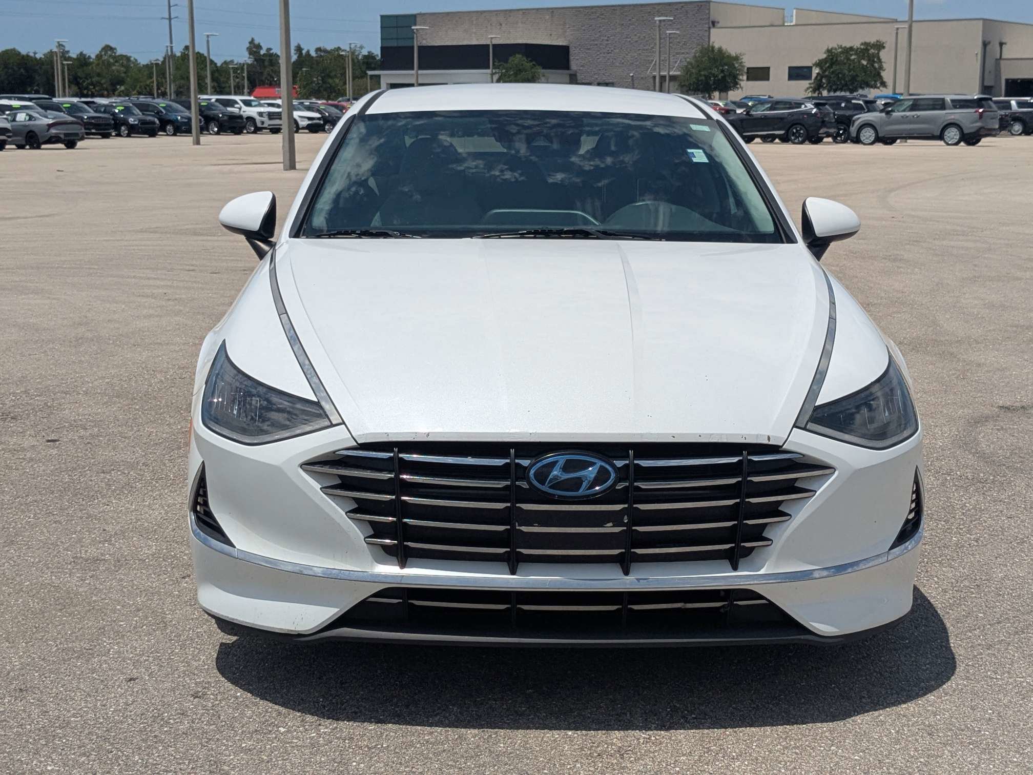 Used 2020 Hyundai Sonata SE FWD image 2