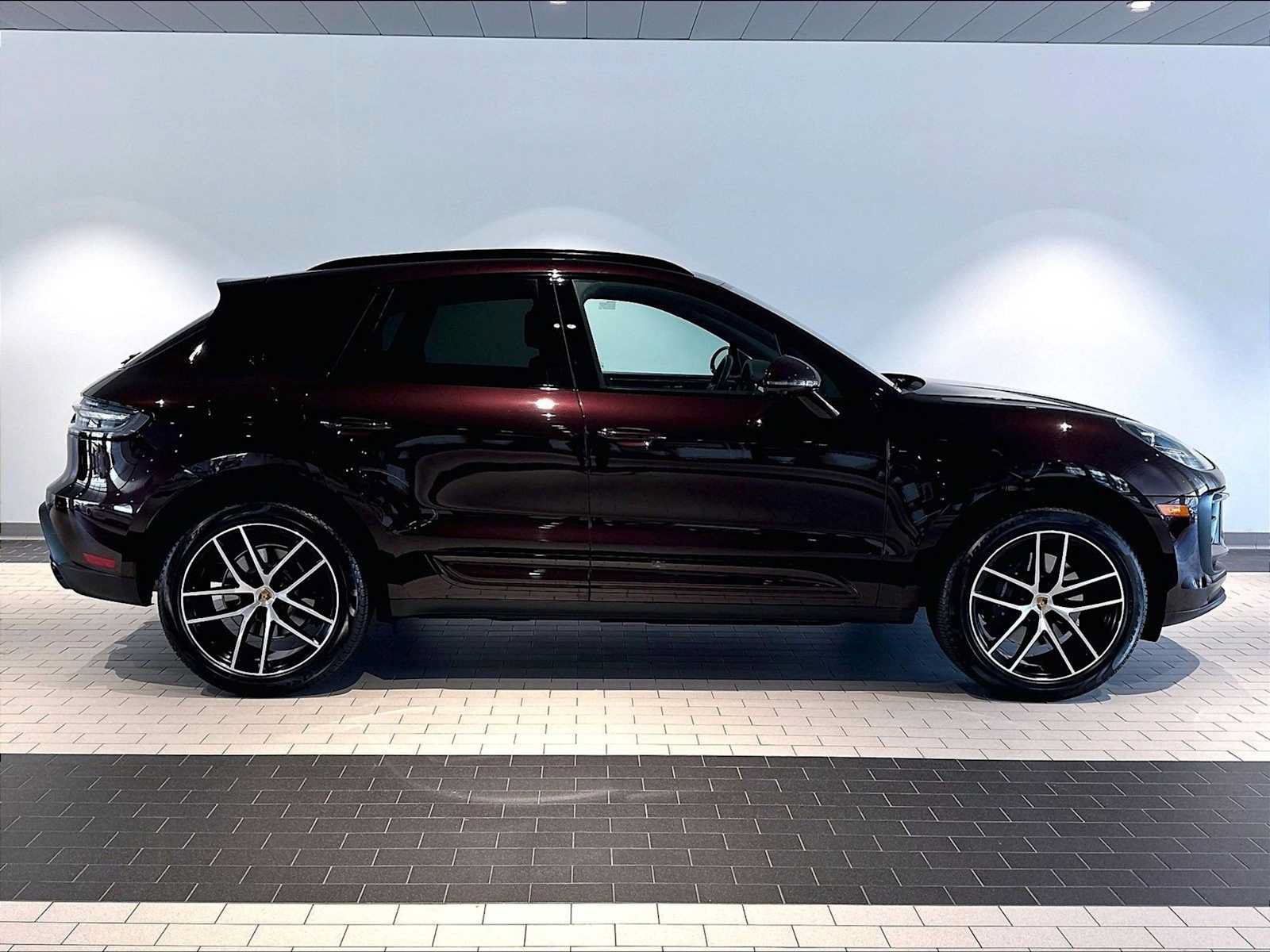 Used 2026 Porsche Macan AWD/4WD image 11