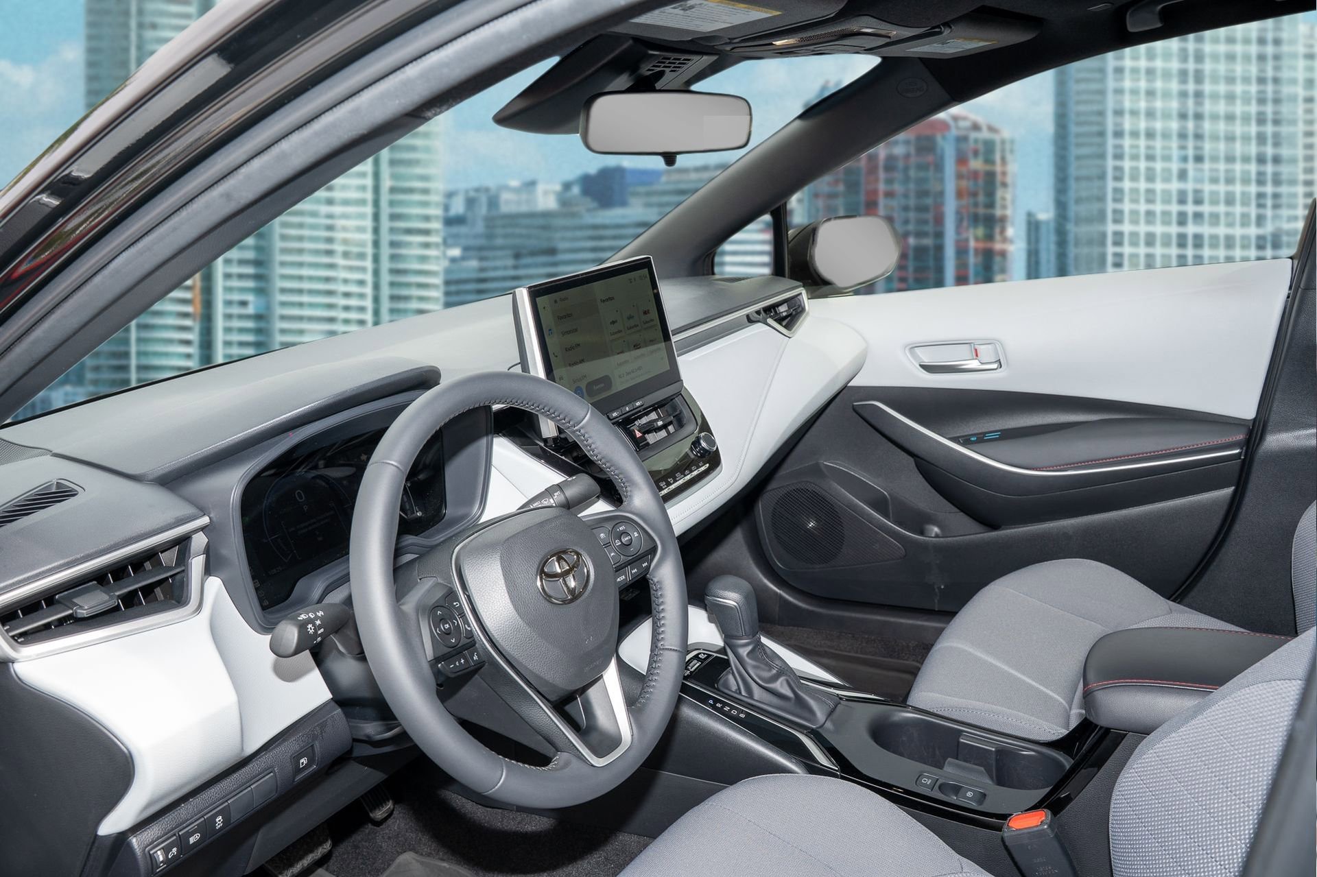 Used 2025 Toyota Corolla SE w/ SE Premium Package image 14