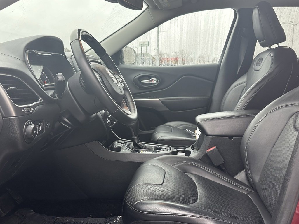 Used 2019 Jeep Cherokee Overland w/ Technology Group image 9