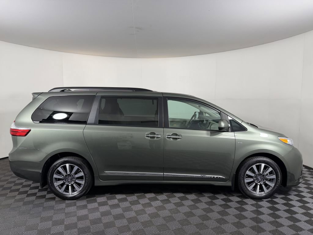 Used 2018 Toyota Sienna XLE Premium w/ Protection Package AWD/4WD image 5