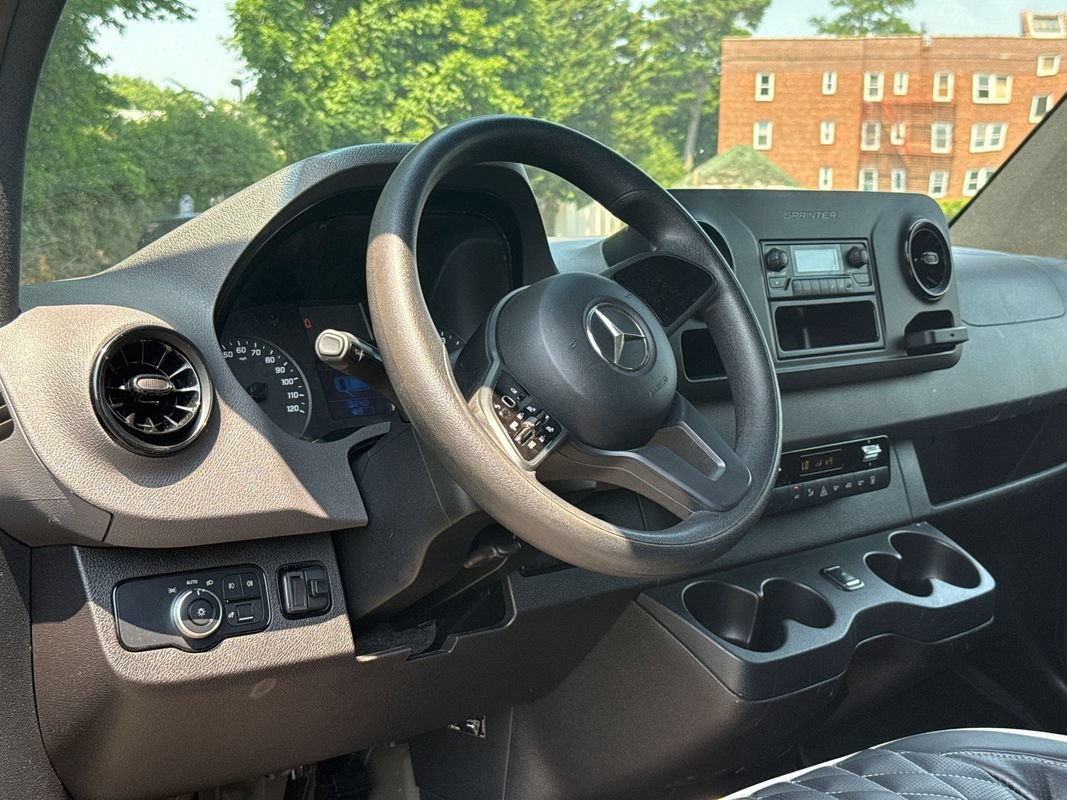 Used 2021 Mercedes-Benz Sprinter 3500 image 14