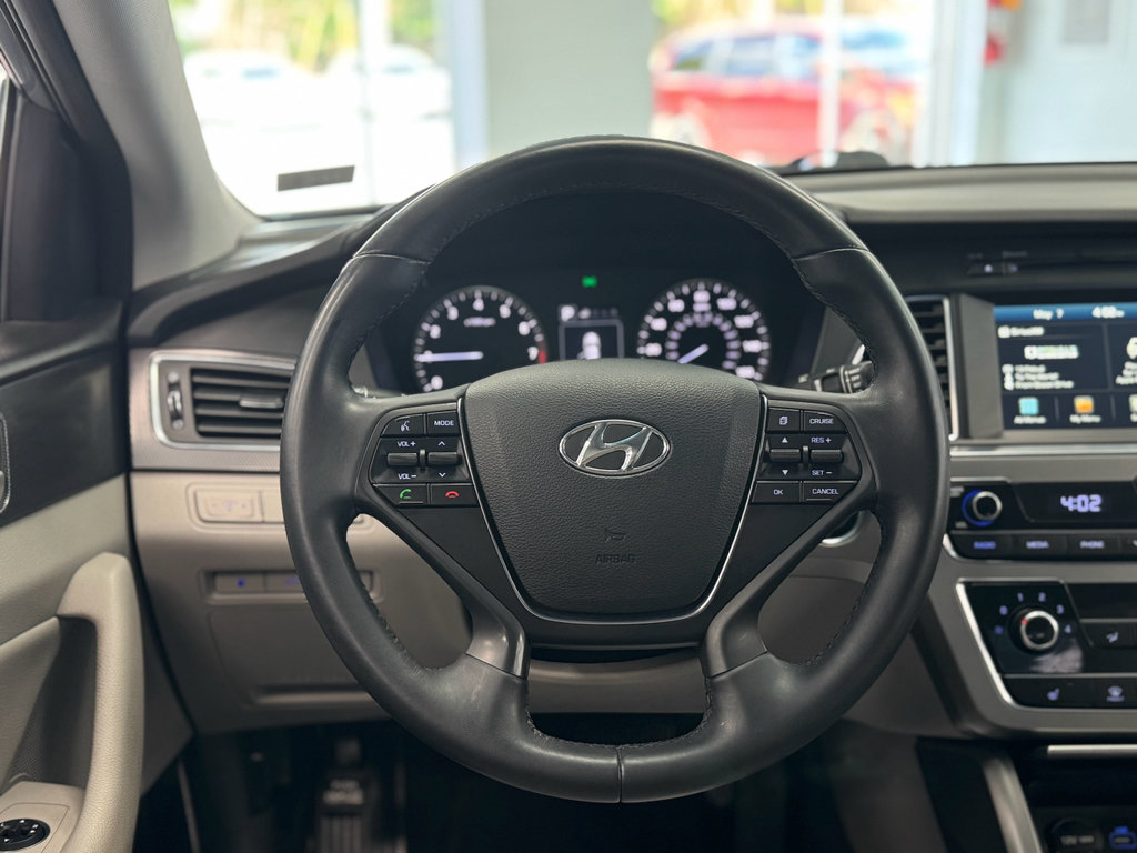 Used 2016 Hyundai Sonata Sport w/ Option Group 1V FWD image 16