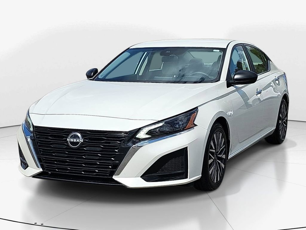 Used 2025 Nissan Altima 2.5 SV image 10