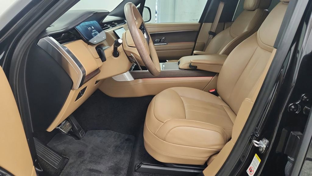 Used 2025 Land Rover Range Rover SE AWD/4WD image 28