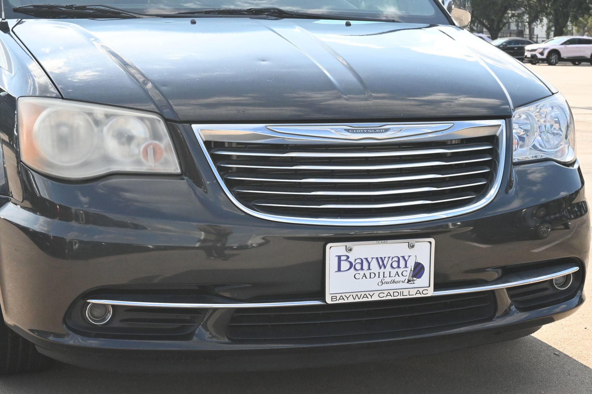 Used 2012 Chrysler Town & Country Touring-L w/ Entertainment Group #2 FWD image 27