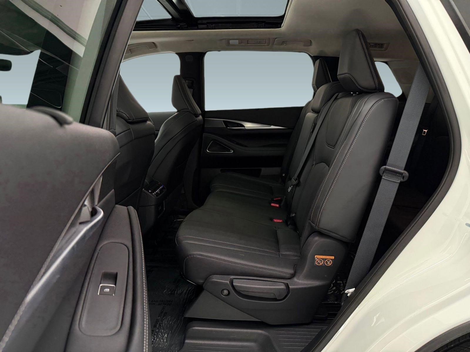 Used 2025 INFINITI QX60 Luxe FWD image 12
