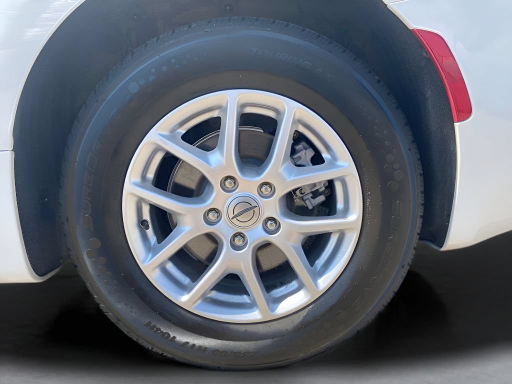 Used 2023 Chrysler Voyager LX FWD image 5