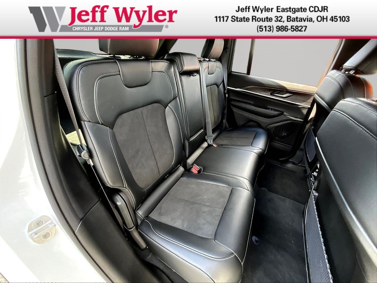 New 2026 Jeep Grand Cherokee Altitude AWD/4WD image 20
