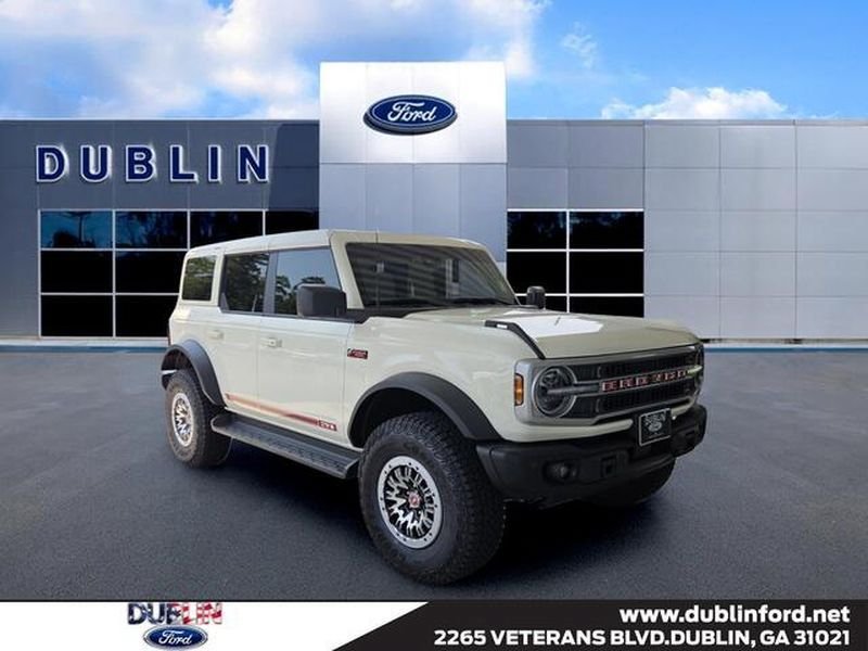 Used 2026 Ford Bronco Outer Banks w/ Sasquatch Package AWD/4WD image 1
