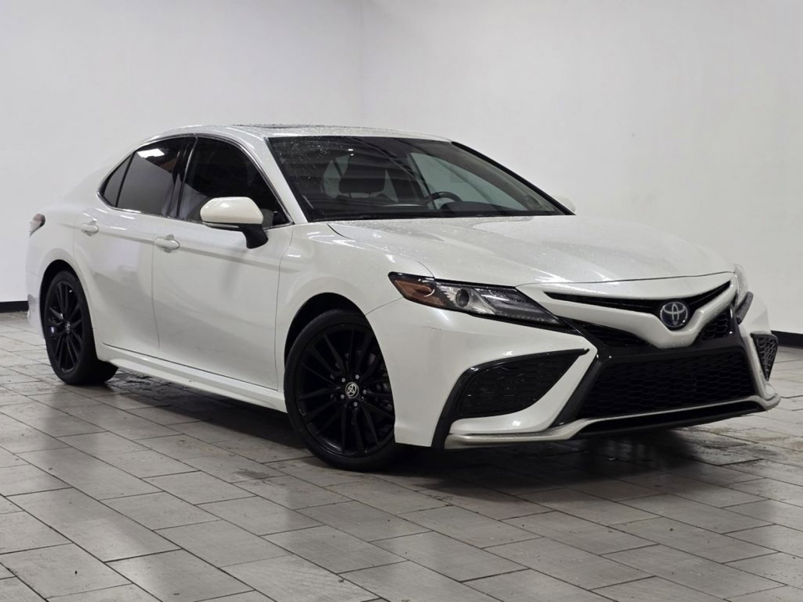 Used 2024 Toyota Camry XSE w/ Navigation Package FWD image 2