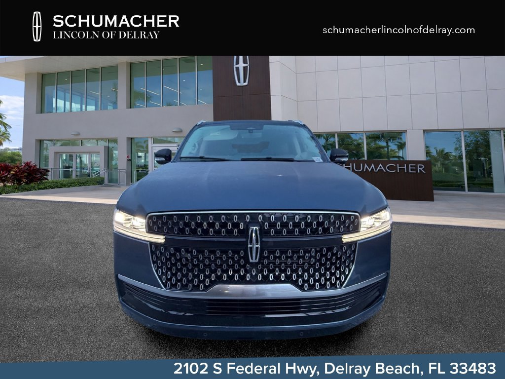 New 2027 Lincoln Navigator Reserve RWD image 2