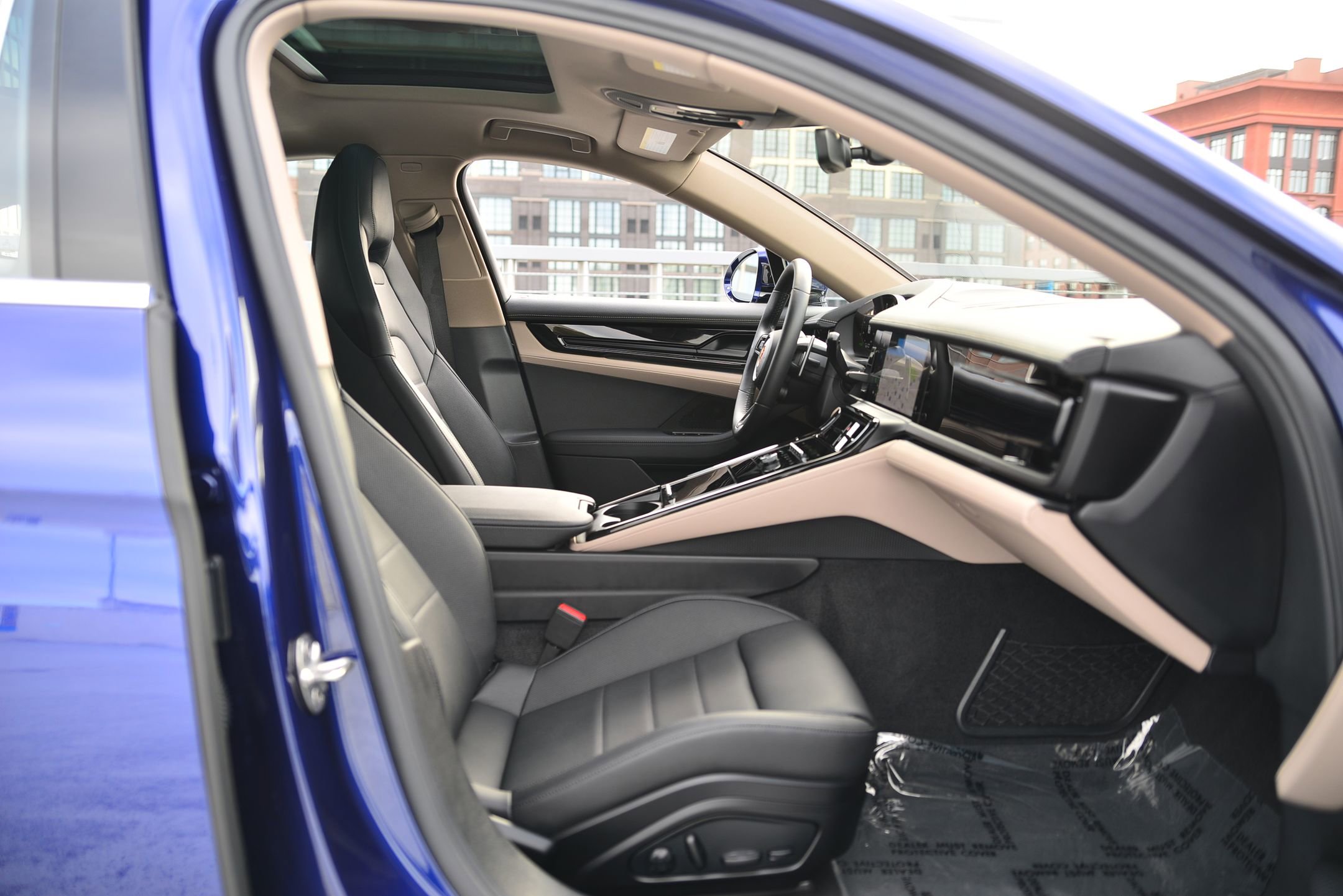 Certified 2024 Porsche Panamera 4 image 21