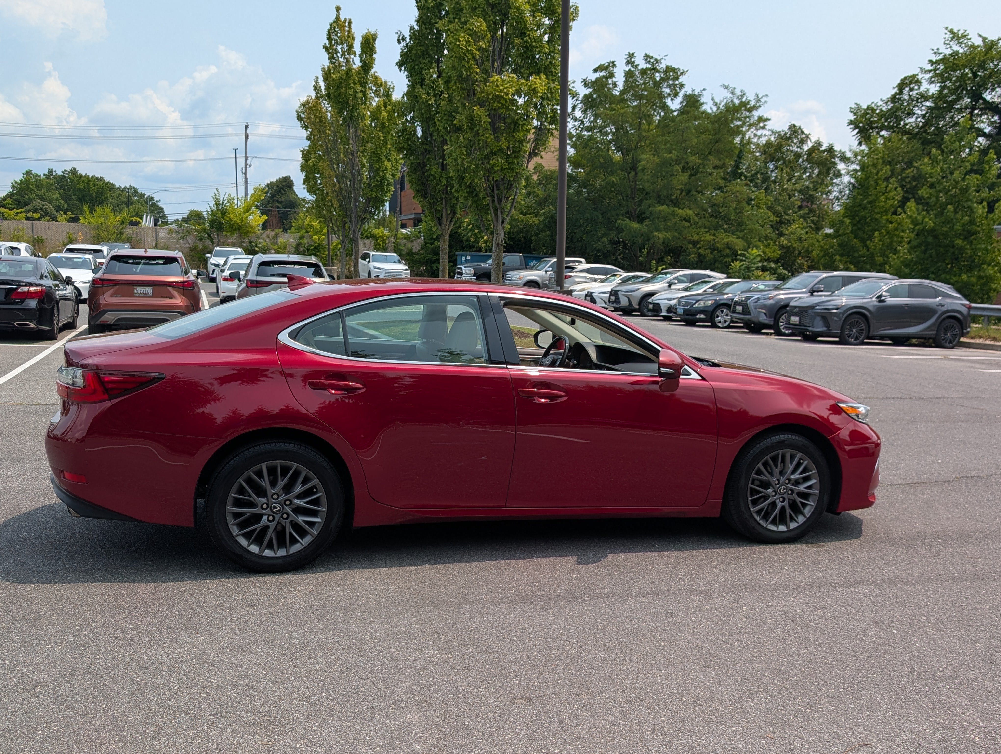 Used 2018 Lexus ES 350 w/ Premier Package FWD image 5
