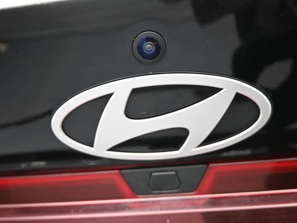 Used 2024 Hyundai Elantra SEL image 35