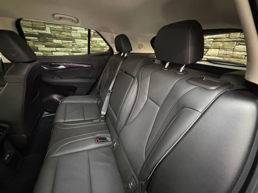 Used 2023 Buick Envision Essence image 27