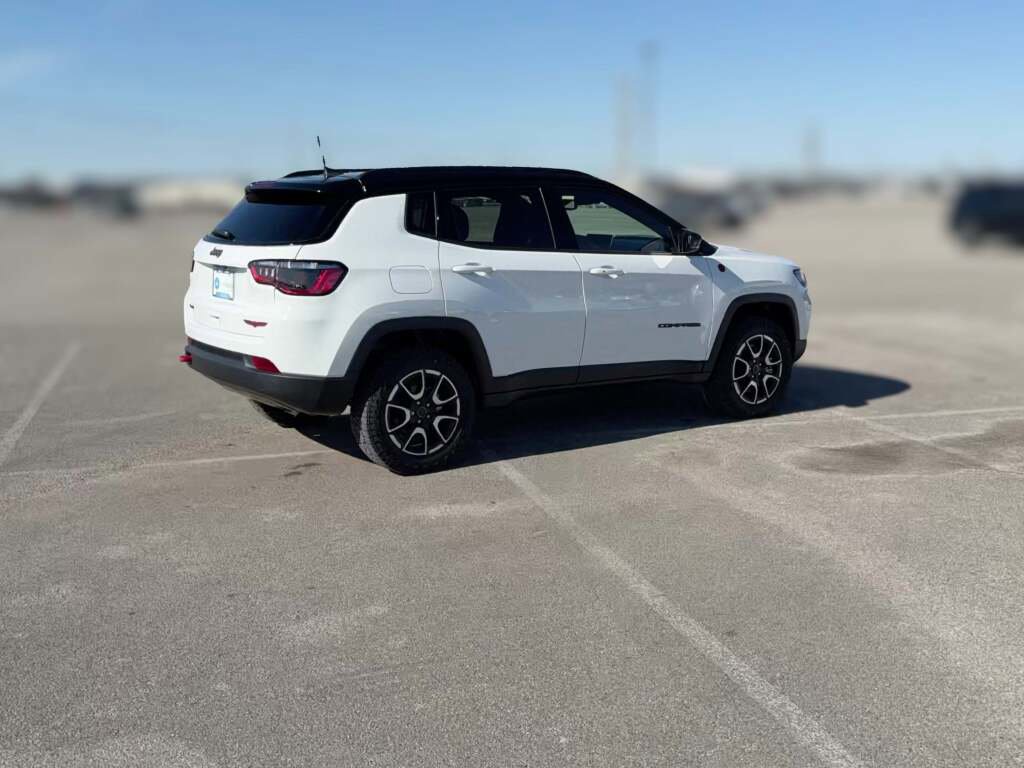 New 2026 Jeep Compass Trailhawk image 12