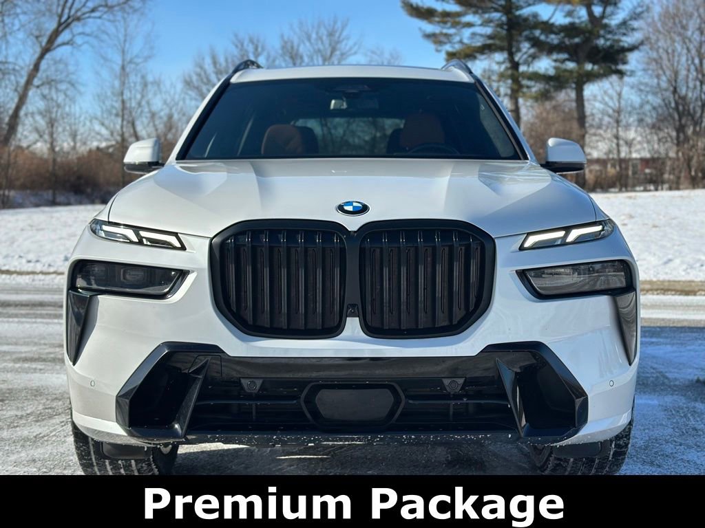Used 2023 BMW X7 xDrive40i w/ M Sport Package image 2