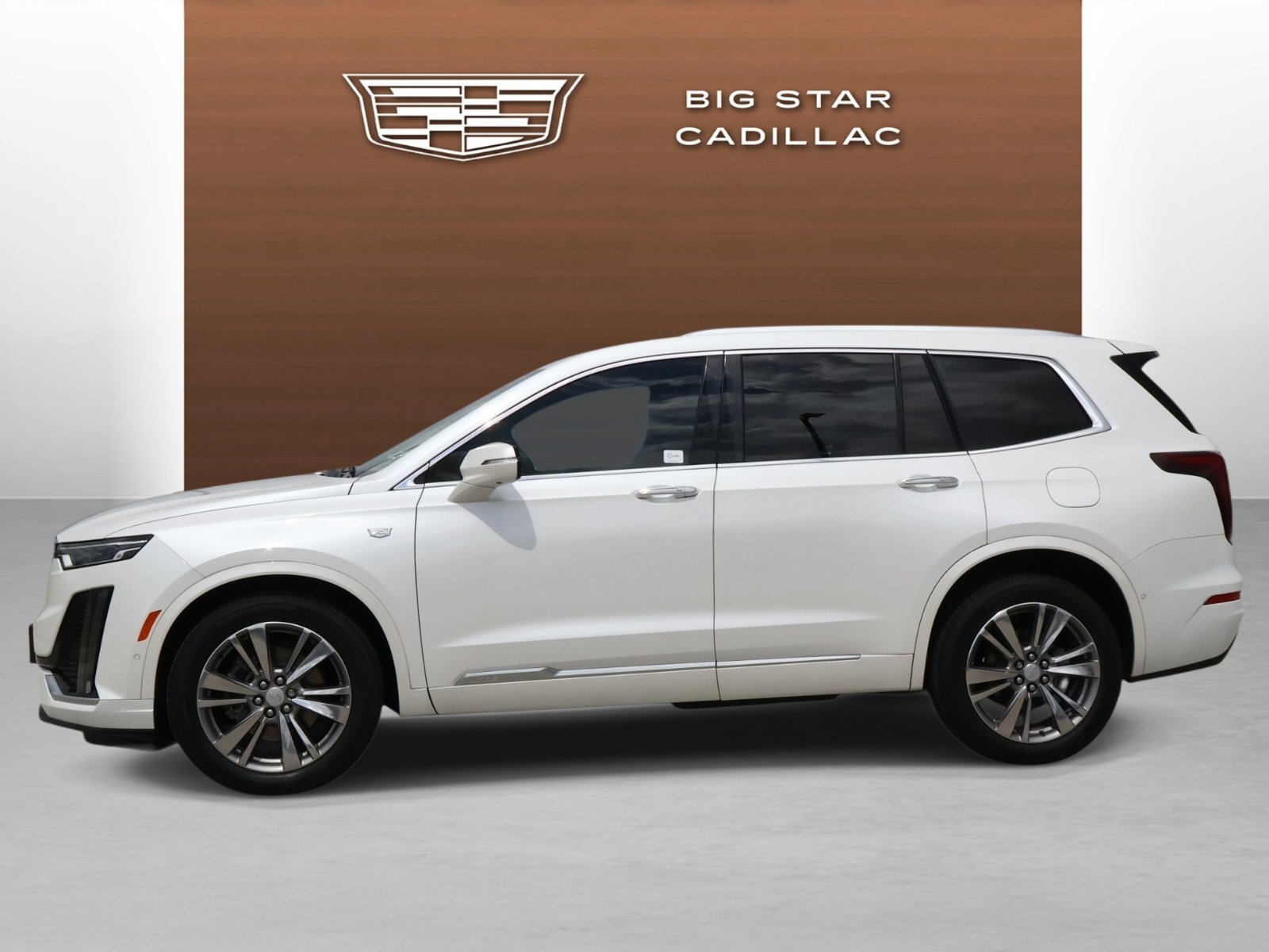 Used 2022 Cadillac XT6 Premium Luxury w/ Platinum Package image 2