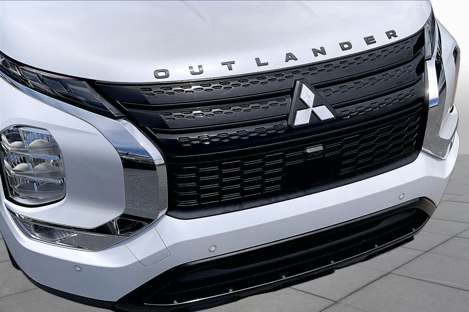 Used 2023 Mitsubishi Outlander SE Black Edition FWD image 29