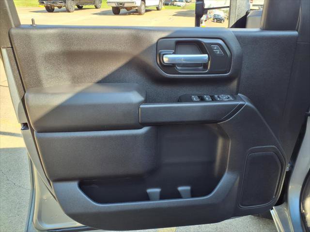 Used 2025 Chevrolet Silverado 2500 Custom w/ Custom Value Package AWD/4WD image 15