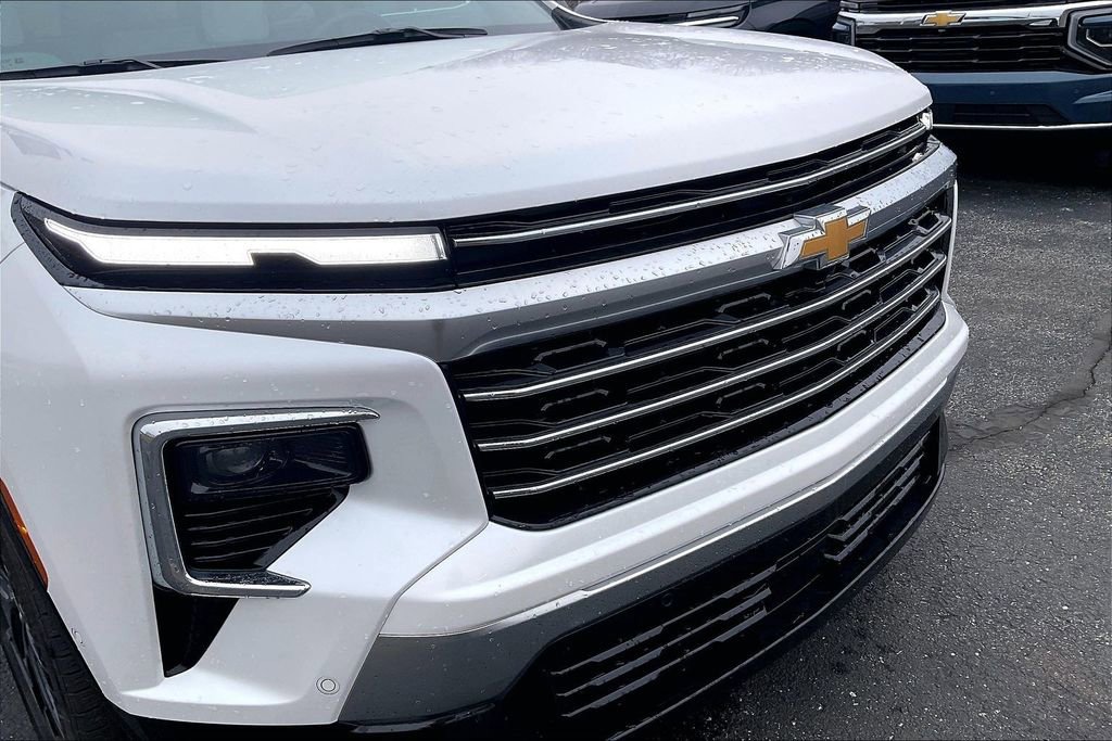 Used 2024 Chevrolet Traverse RS image 33