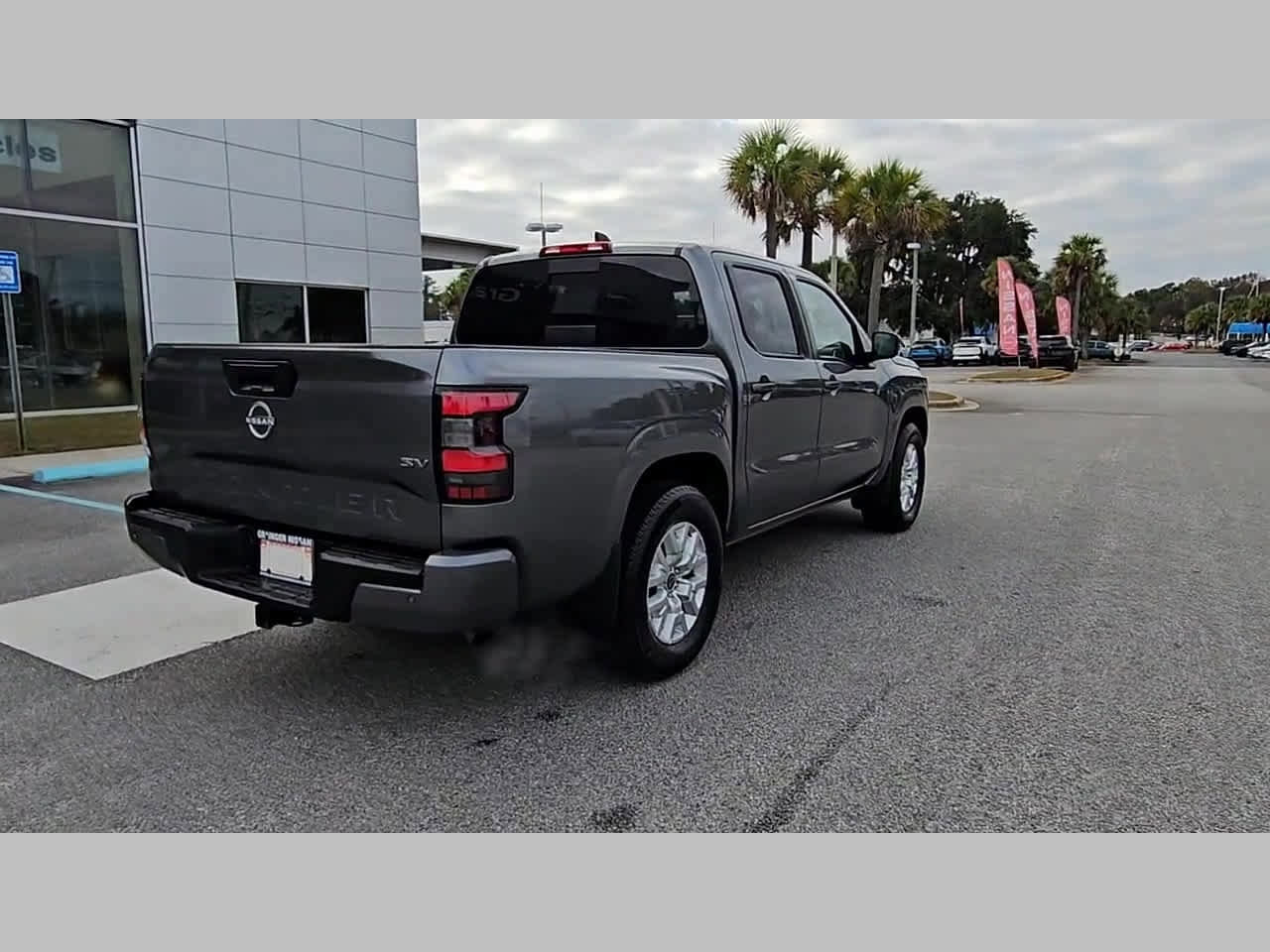Used 2024 Nissan Frontier SV w/ SV Convenience Package image 32