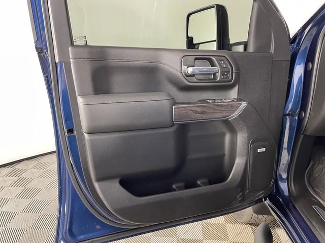 Used 2022 Chevrolet Silverado 2500 LTZ w/ LTZ Premium Package image 16