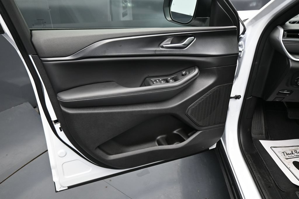 New 2027 Jeep Grand Cherokee L 4WD image 11