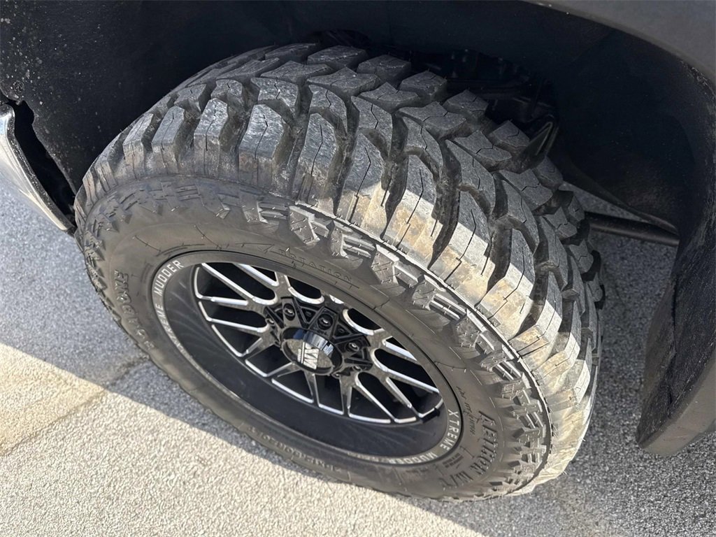 Used 2024 Chevrolet Silverado 2500 LT w/ Convenience Package image 30