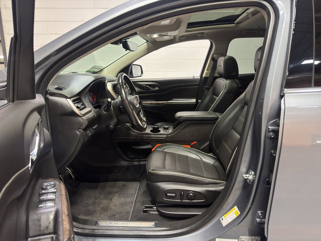 Used 2022 GMC Acadia Denali w/ GMC Pro Grade Package AWD/4WD image 16