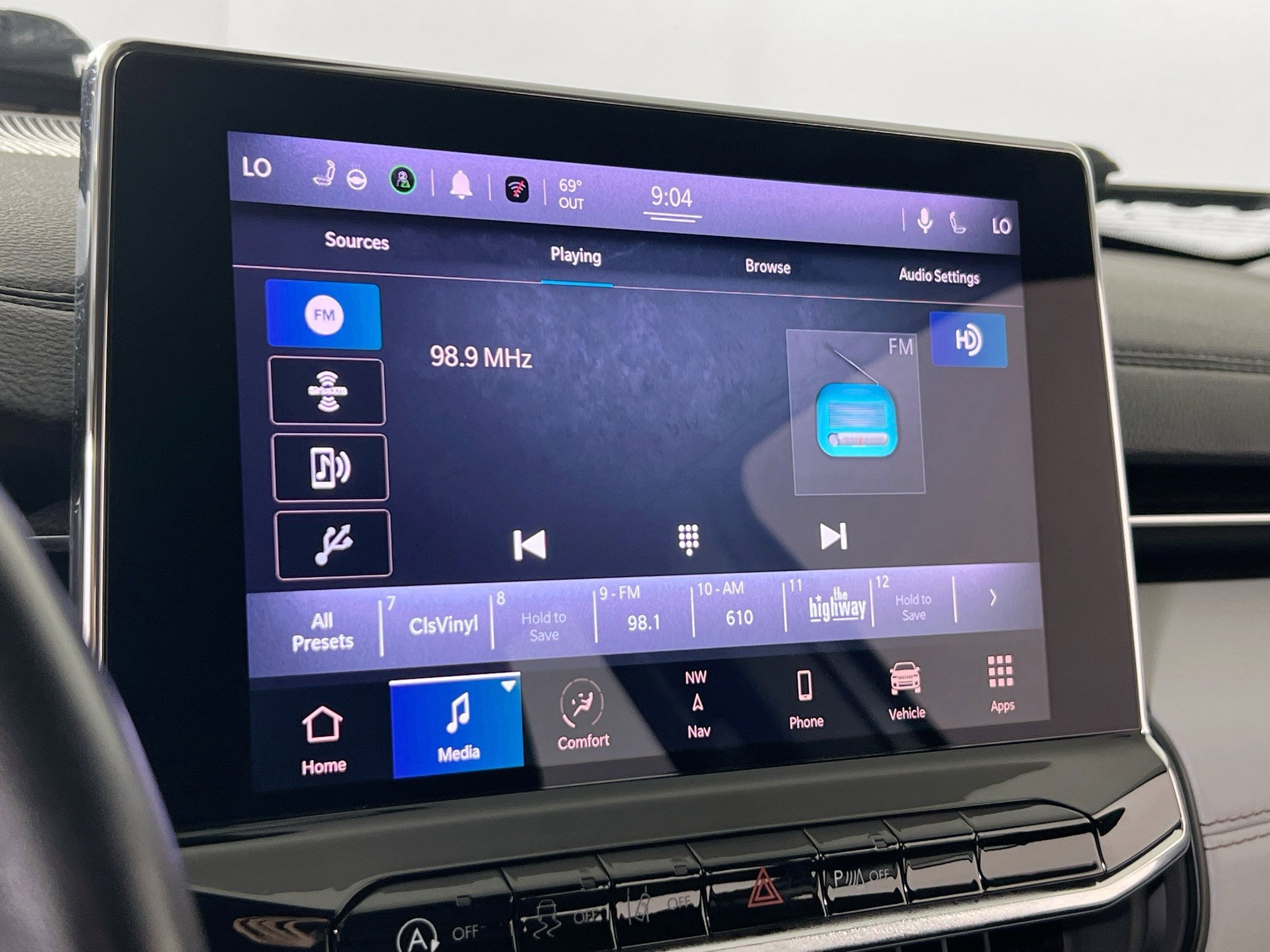 Used 2022 Jeep Compass Limited w/ Elite Group image 14