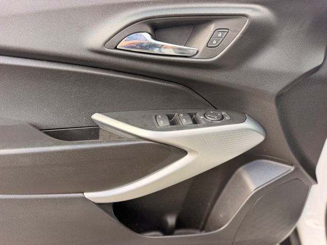 Used 2026 Chevrolet Trax RS w/ Driver Confidence Package FWD image 23
