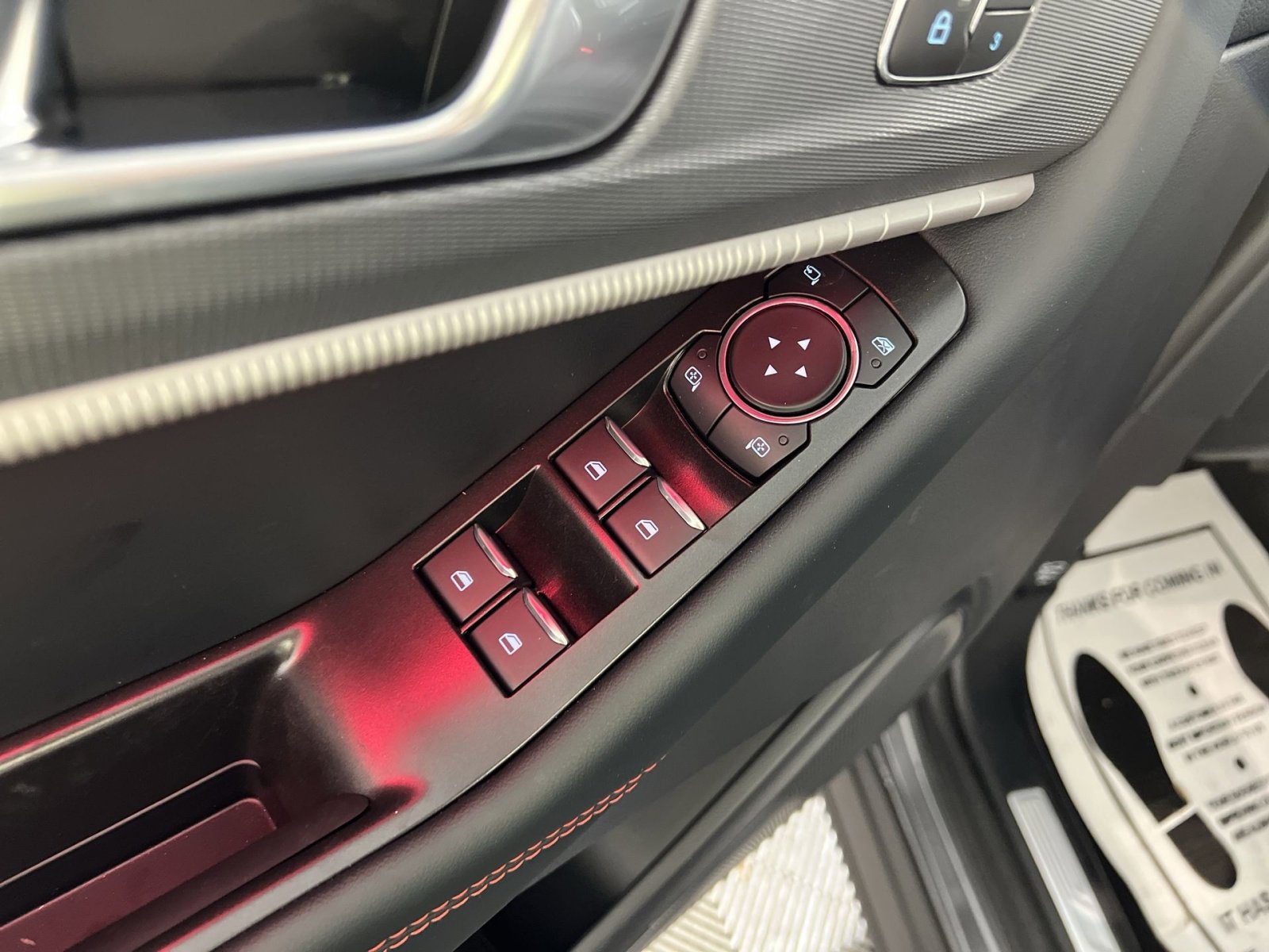 Used 2025 Ford Explorer ST-Line w/ Premium Package image 15