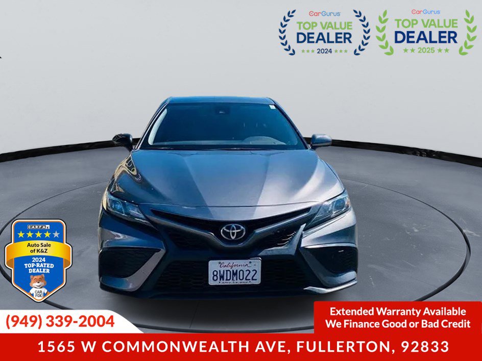 Used 2020 Toyota Camry SE image 3