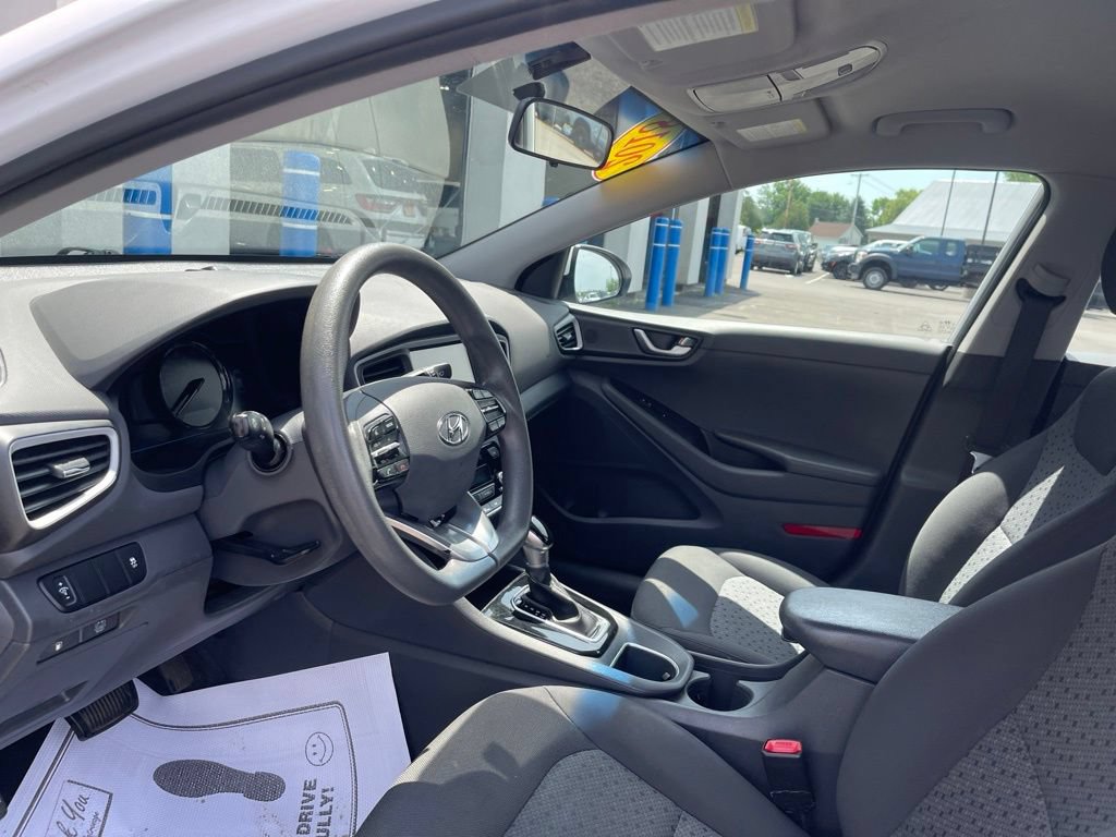 Used 2018 Hyundai Ioniq Blue FWD image 13