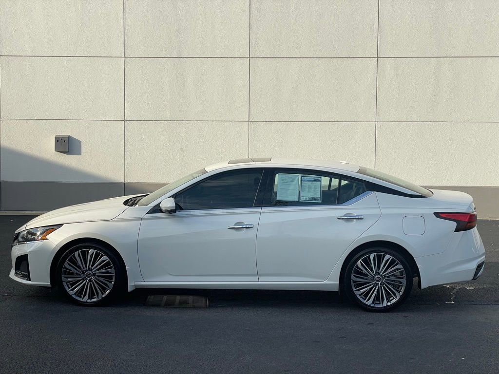 Used 2024 Nissan Altima 2.5 SL image 2