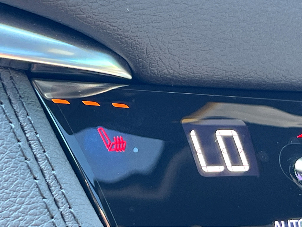 New 2025 Cadillac XT6 Luxury image 9