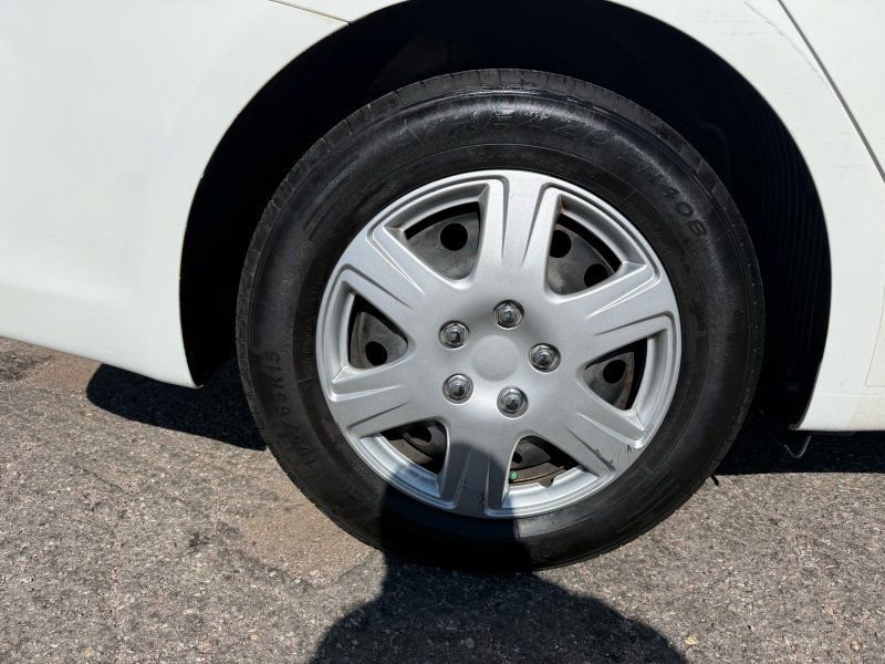 Used 2017 Kia Forte LX image 9