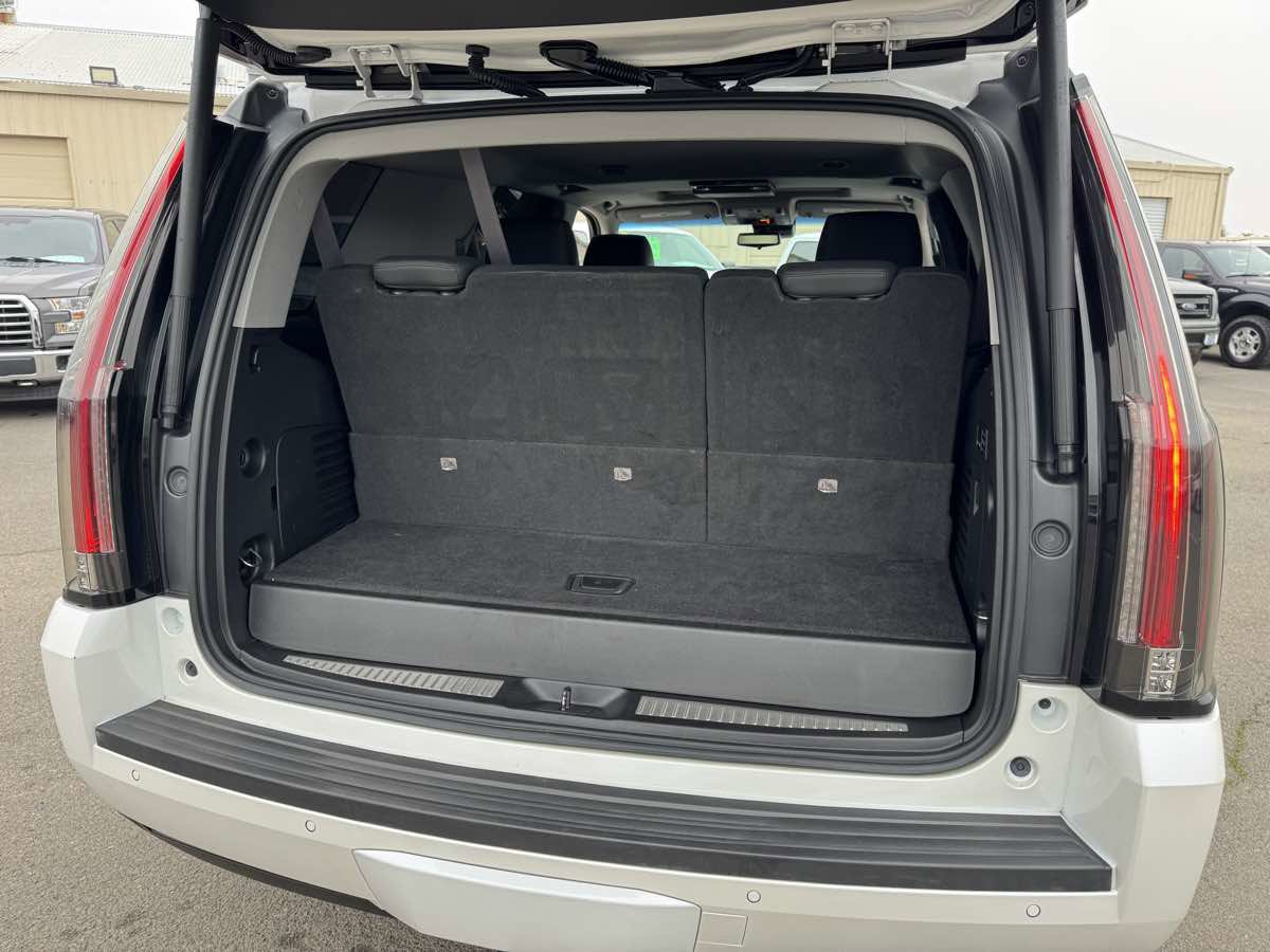 Used 2017 Cadillac Escalade Luxury image 26